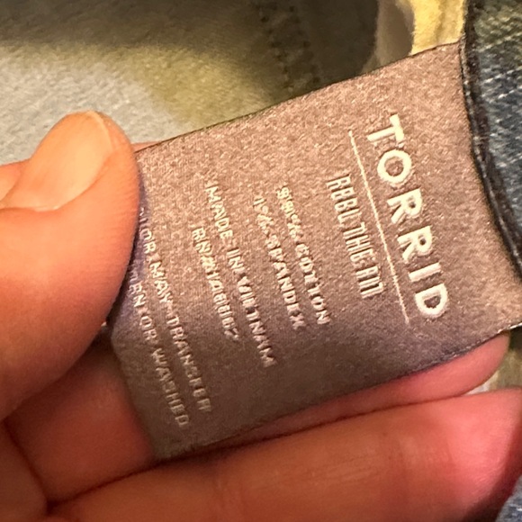 A64. Torrid Blue Distressed boyfriend Straight Leg Jeans size 18 xs - Picture 4 of 7